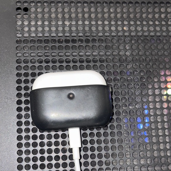 Apple Airpods 2nd generation (READ DESCRIPTION)